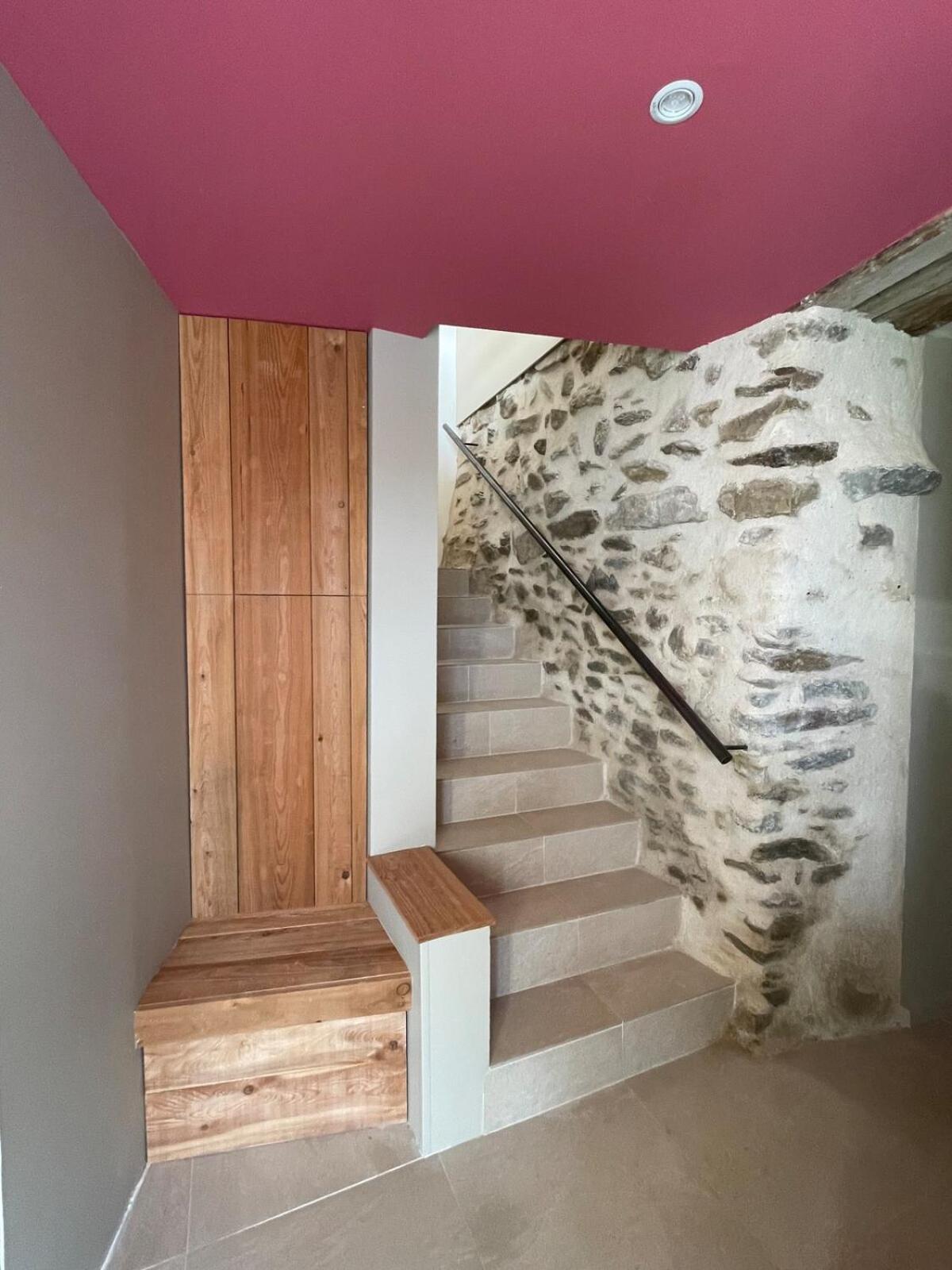 La Petite Bergerie En Pierre Surplombant Le Lac Real 外观 照片