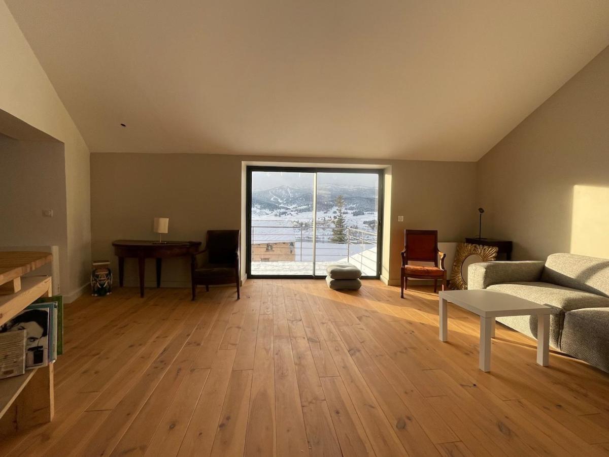 La Petite Bergerie En Pierre Surplombant Le Lac Real 外观 照片
