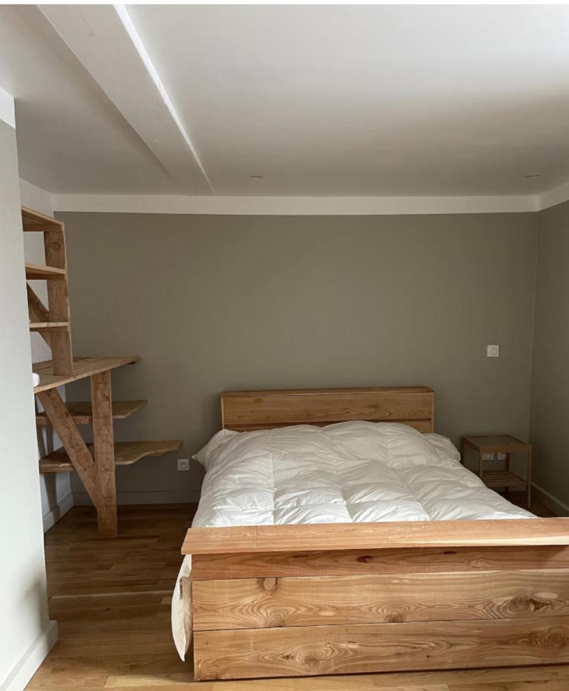 La Petite Bergerie En Pierre Surplombant Le Lac Real 外观 照片